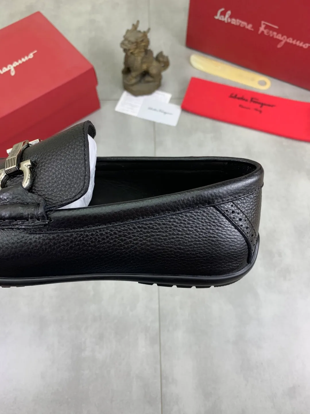 Men's Men's Shoes 💰P540💰[New Style] Water-dyed Niuli 🆘[Salvatore Ferragamo] Ferragamo's latest casual business leather shoes for men! Available at counters simultaneously! The fabric is made of specially imported original calfskin, the lining is made of imported water-dyed cowhide, and the original combination outsole is absolutely luxurious and leads the fashion trend. Matching code: 39-44 (38 45 customized) black optional